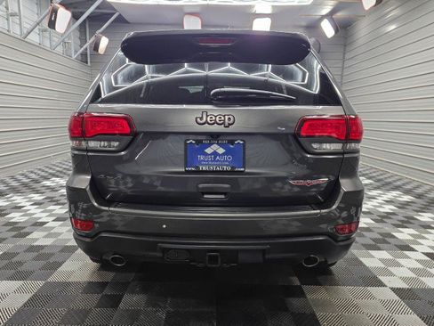 Used 2018 Jeep Grand Cherokee Trailhawk AWD/4WD image 7