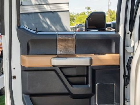 Used 2022 Ford F250 Lariat w/ Lariat Value Package AWD/4WD image 33