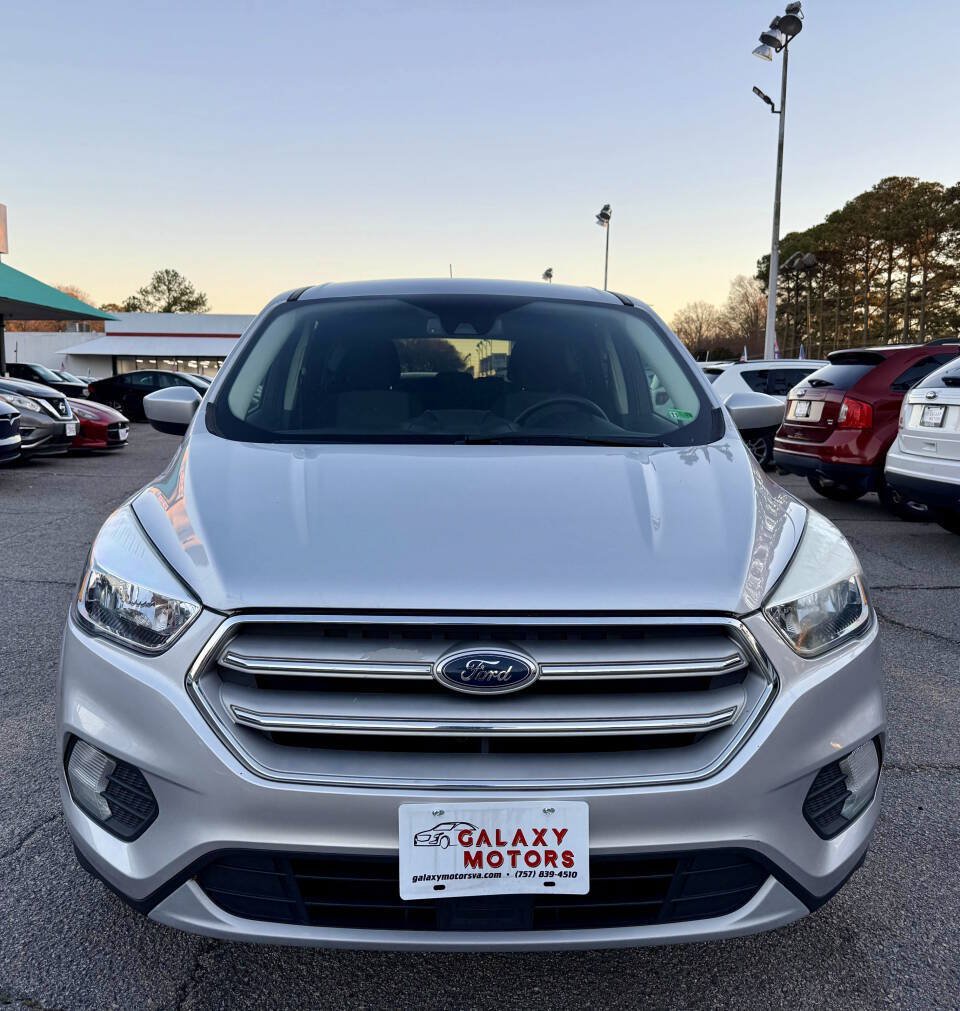 Used 2019 Ford Escape SE FWD image 3