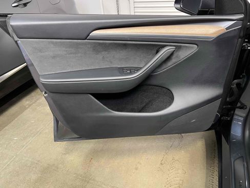 Used 2023 Tesla Model Y Long Range AWD/4WD image 62