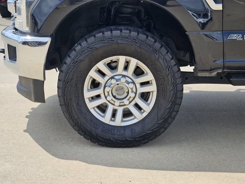 Used 2018 Ford F250 XLT w/ XLT Value Package AWD/4WD image 12