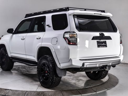 Used 2023 Toyota 4Runner TRD Off-Road Premium AWD/4WD image 4