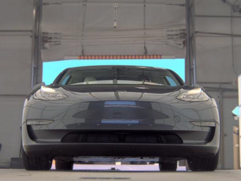 Used 2023 Tesla Model 3 Standard Range RWD image 3