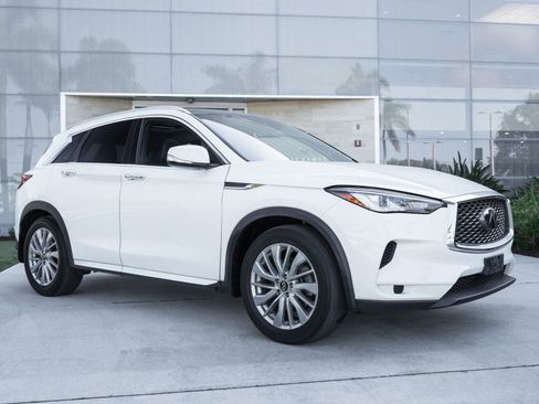 Certified 2023 INFINITI QX50 Luxe AWD/4WD image 2