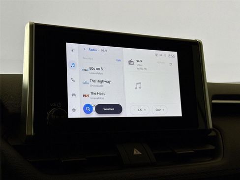 Certified 2023 Toyota RAV4 SE w/ Convenience Package image 32