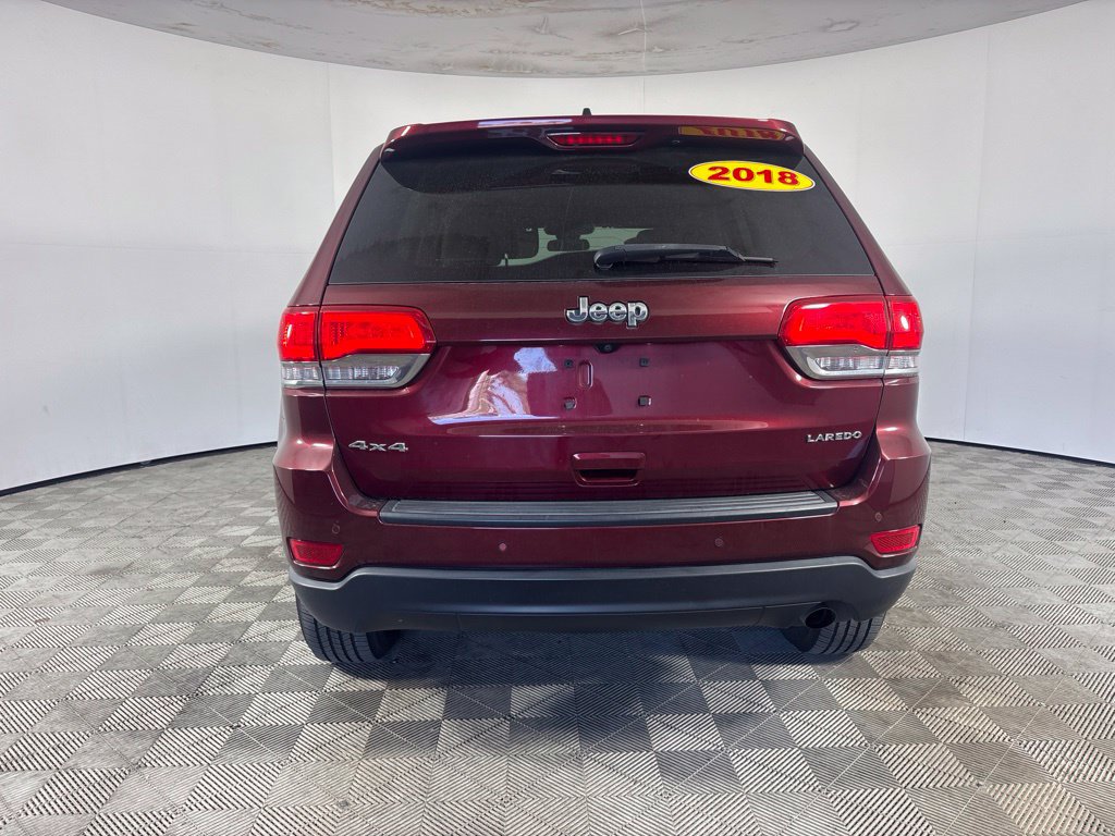 Used 2018 Jeep Grand Cherokee Laredo AWD/4WD image 4