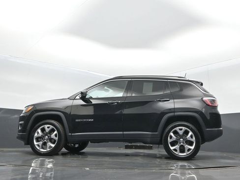 Used 2018 Jeep Compass Limited w/ Navigation Group AWD/4WD image 14