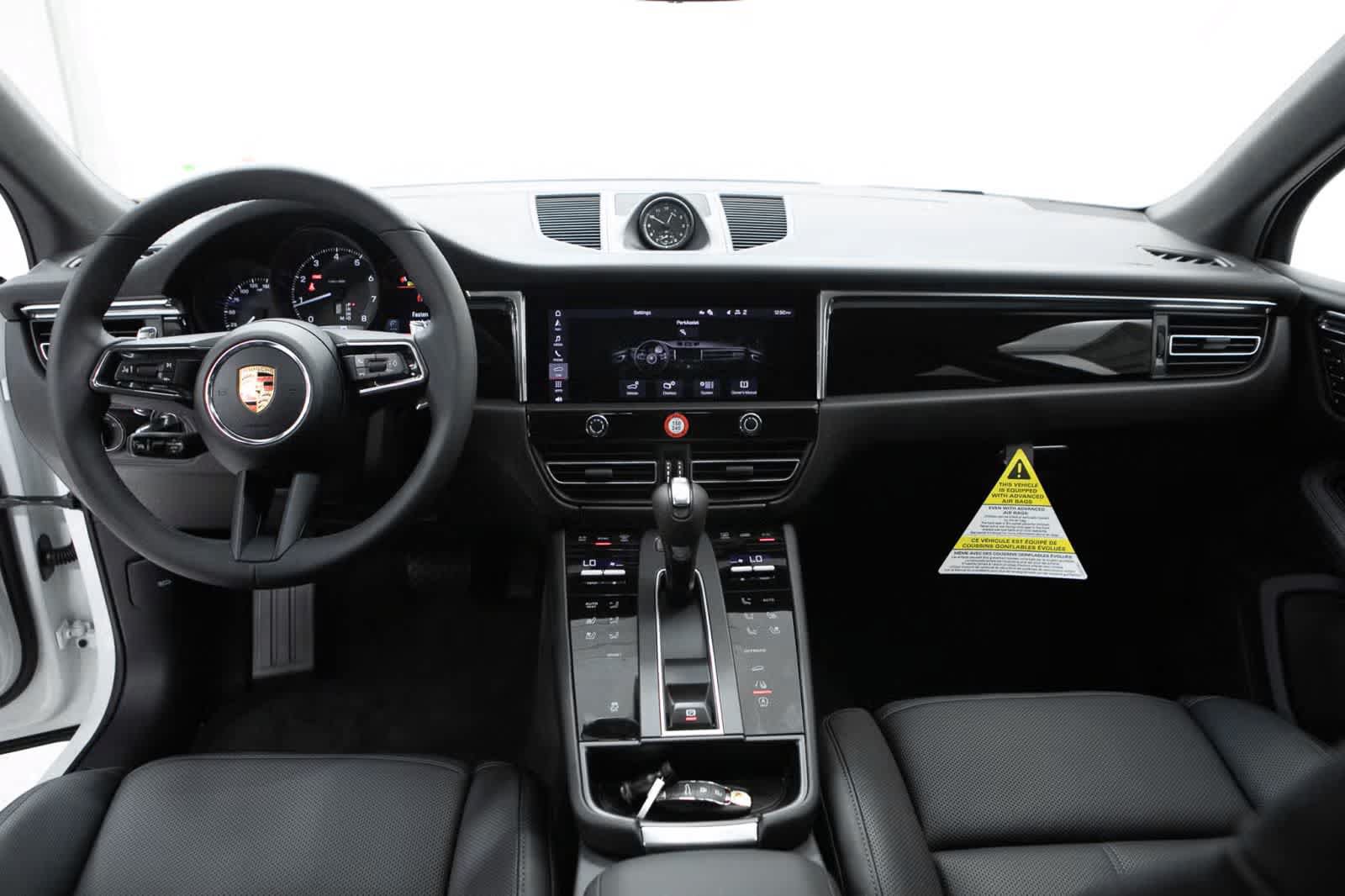 Certified 2026 Porsche Macan AWD/4WD image 13