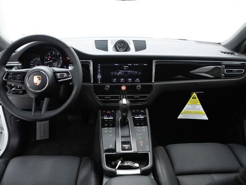 Certified 2026 Porsche Macan AWD/4WD image 13