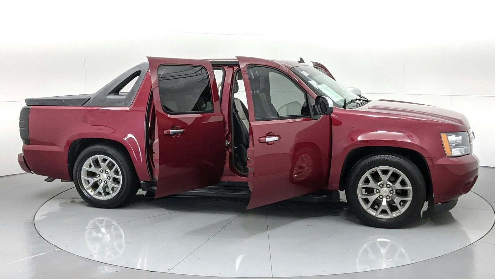 Used 2007 Chevrolet Avalanche LT w/ LT Preferred Equipment Group AWD/4WD image 16