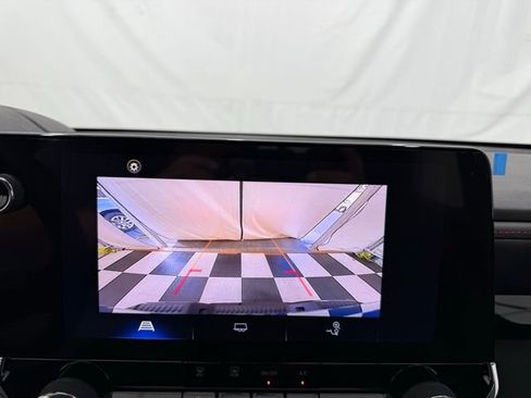 Used 2024 Chevrolet Colorado Z71 w/ Advanced Trailering Package image 34