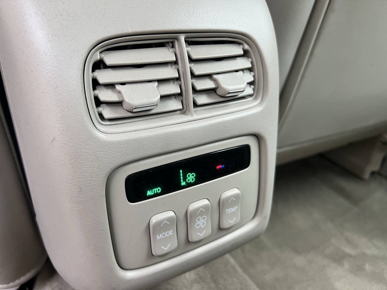 Used 2005 Cadillac De Ville FWD image 15