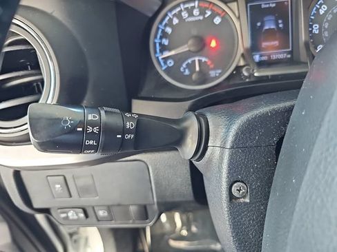 Used 2020 Toyota Tacoma SR5 RWD image 35