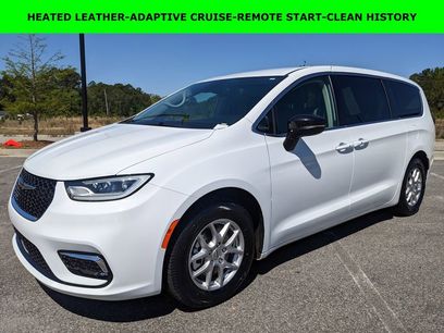 Used 2024 Chrysler Pacifica Touring-L