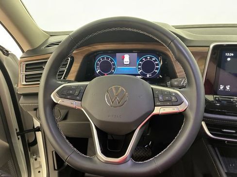 Used 2025 Volkswagen Atlas SE AWD/4WD image 22