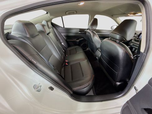 Used 2024 Nissan Altima 2.5 SR FWD image 27