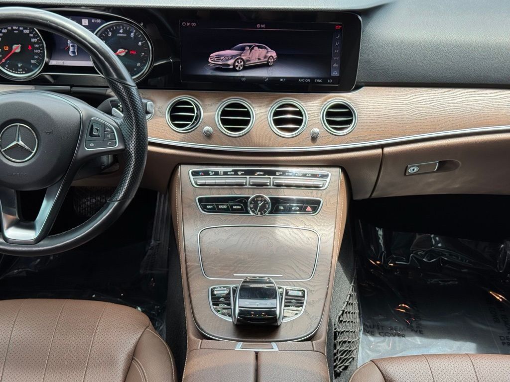 Used 2018 Mercedes-Benz E 400 4MATIC Sedan image 32