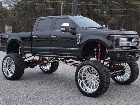 Used 2019 Ford F250 4x4 Crew Cab Super Duty image 1