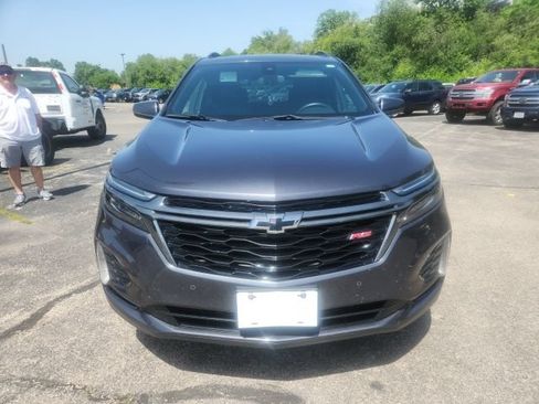 Used 2023 Chevrolet Equinox RS AWD/4WD image 2