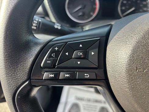 Used 2025 Nissan Sentra S image 17