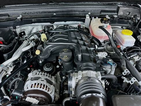 Used 2024 Jeep Wrangler Sahara image 29