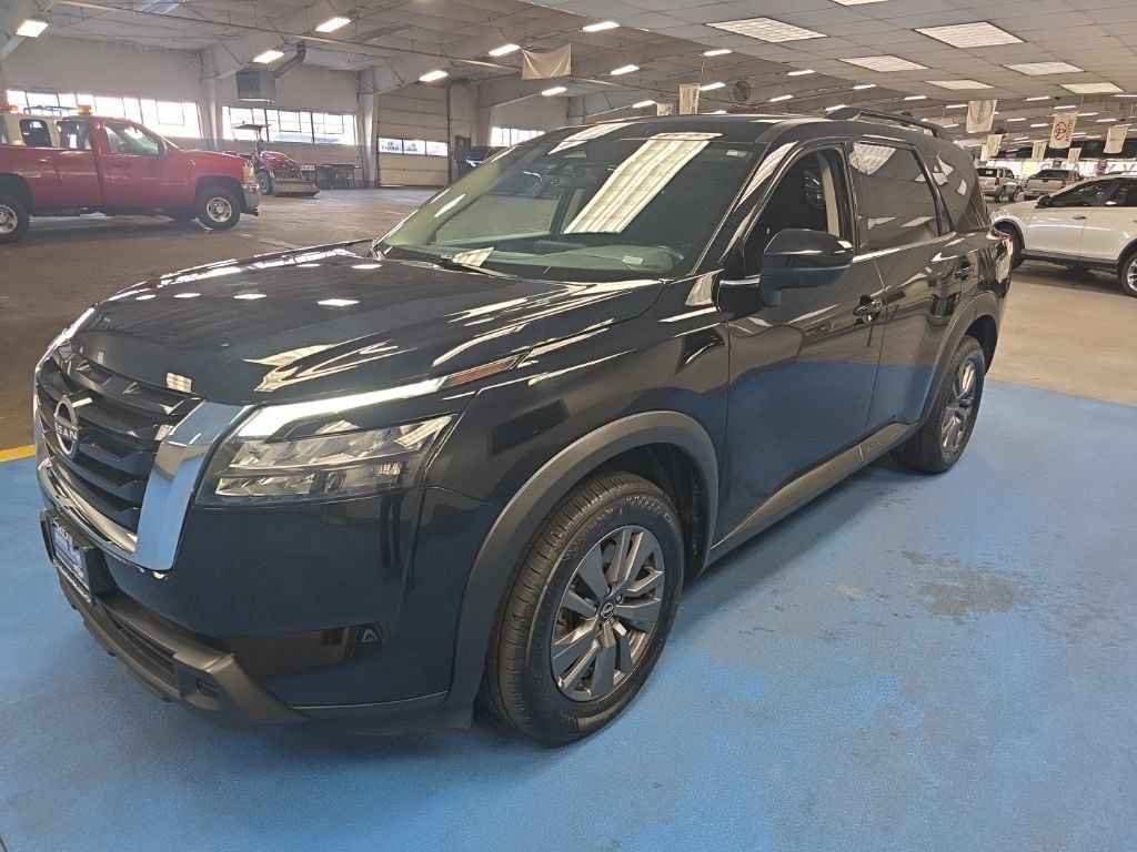 Used 2025 Nissan Pathfinder SV FWD image 16