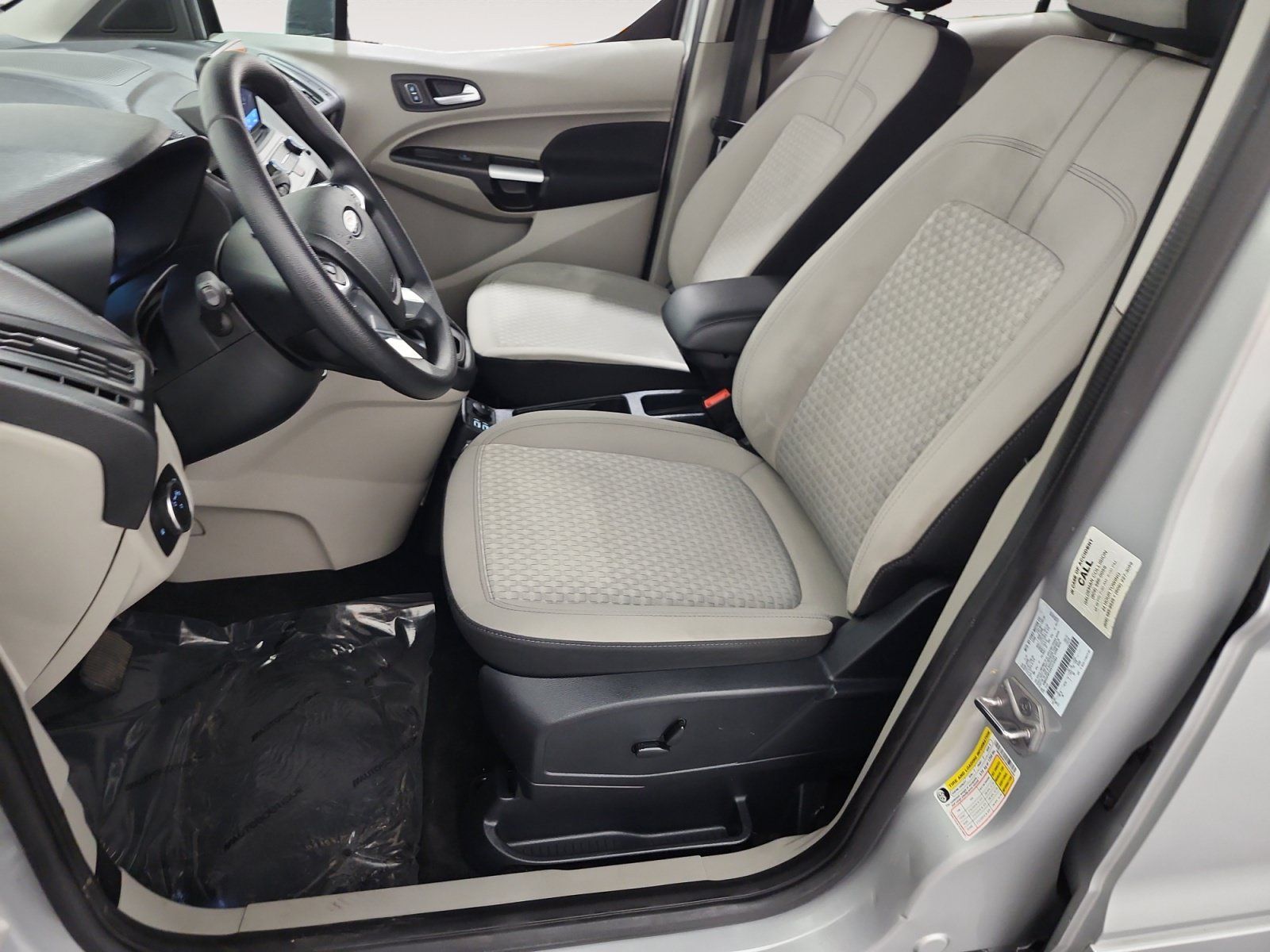 Used 2022 Ford Transit Connect XLT FWD image 9