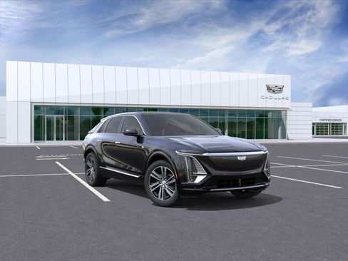 New 2025 Cadillac Lyriq Luxury image 25