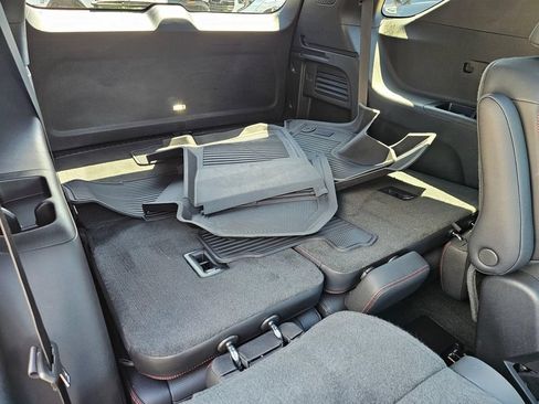 Used 2024 Chevrolet Traverse RS w/ LPO, Floor Liner Package AWD/4WD image 13