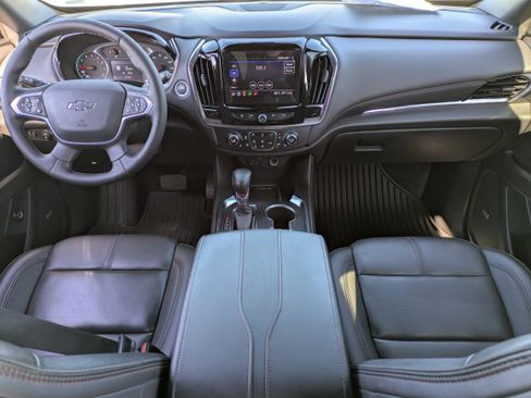 Used 2023 Chevrolet Traverse RS image 16