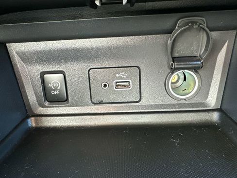 Used 2025 Nissan Sentra S image 32