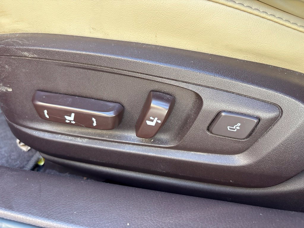 Used 2016 Lexus ES 350 w/ Premium Package w/Wood Trim FWD image 20