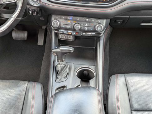 Used 2024 Dodge Durango GT RWD image 19