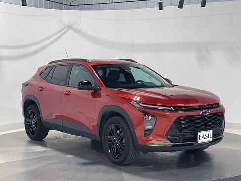 Used 2024 Chevrolet Trax ACTIV w/ Sunroof Package image 41