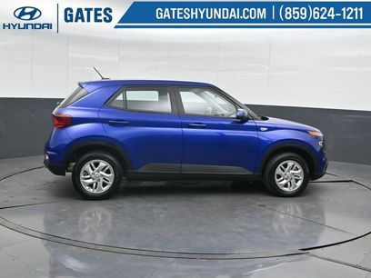 New 2025 Hyundai Venue SE
