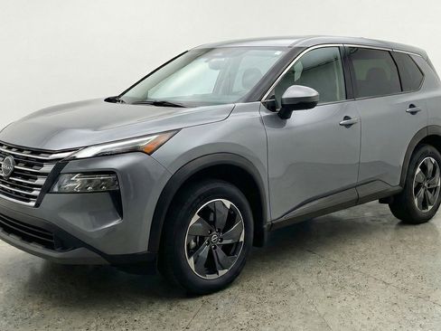 Used 2025 Nissan Rogue SV AWD/4WD image 3