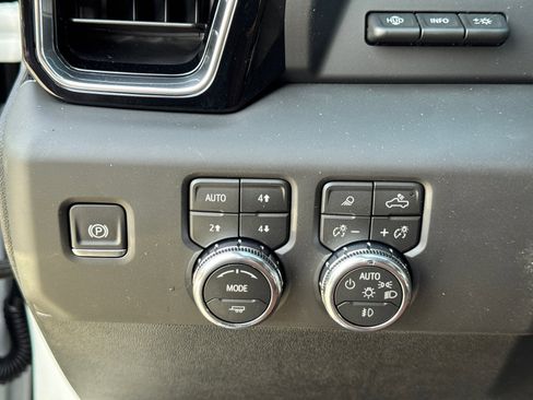 New 2026 GMC Sierra 3500 Denali Ultimate w/ LPO, Black Badging Package image 29