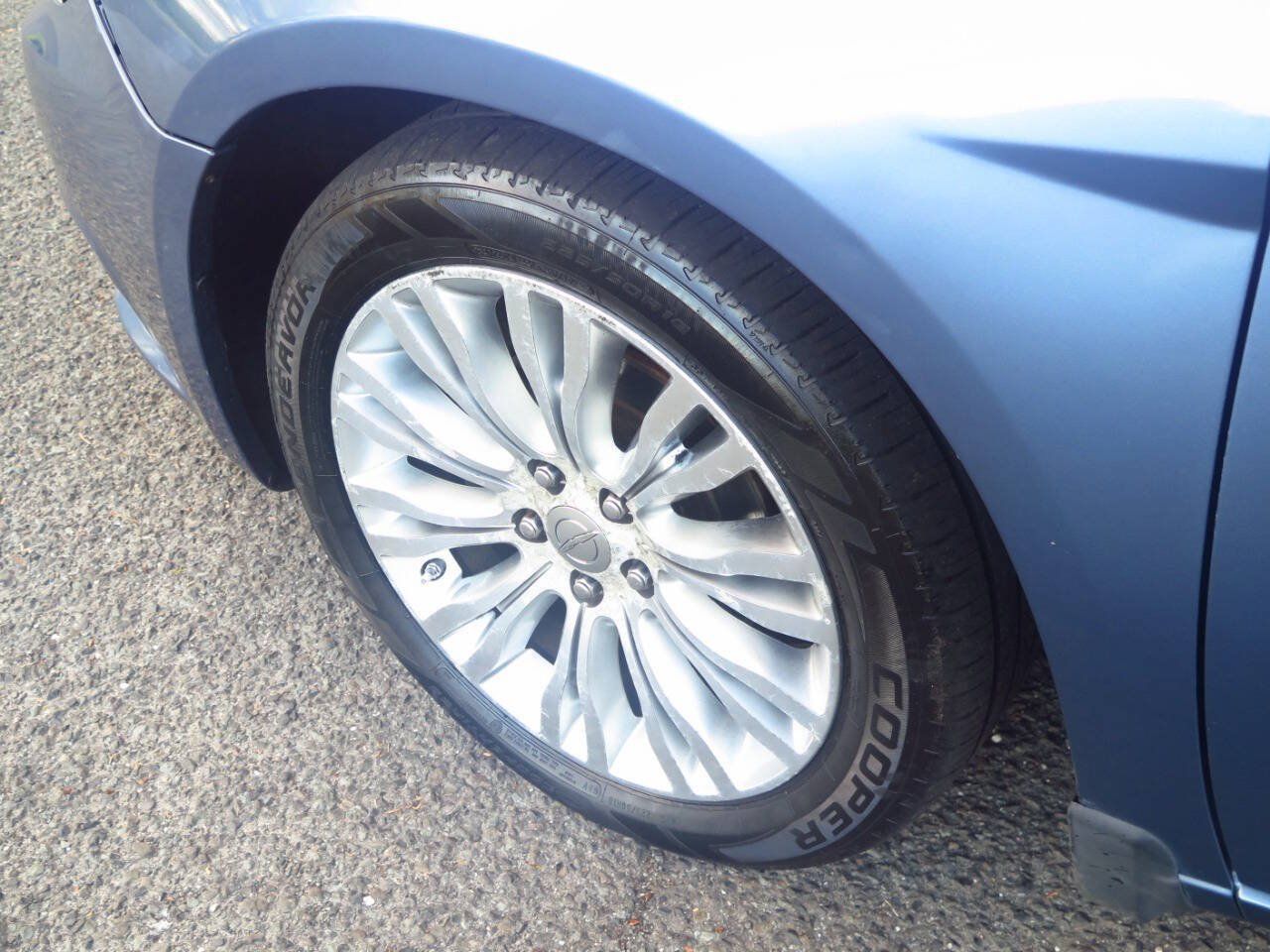 Used 2011 Chrysler 200 Limited FWD image 28
