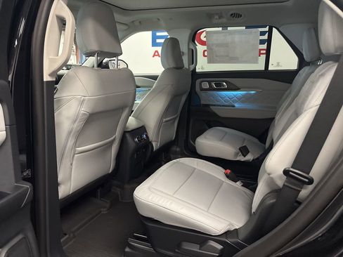 New 2026 Ford Explorer Platinum image 25