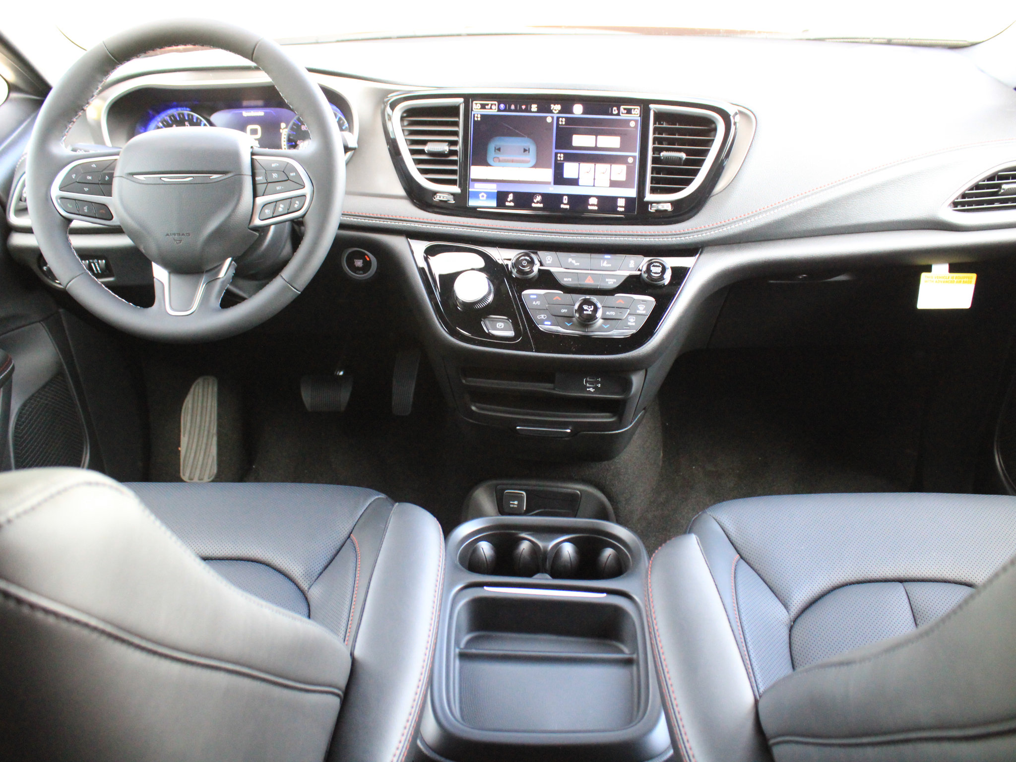New 2027 Chrysler Pacifica Select FWD image 19