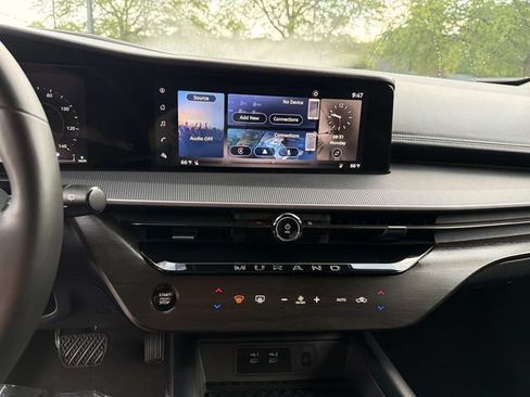 Used 2025 Nissan Murano SV AWD/4WD image 23