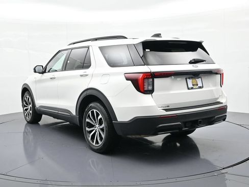 Used 2025 Ford Explorer ST-Line AWD/4WD image 8