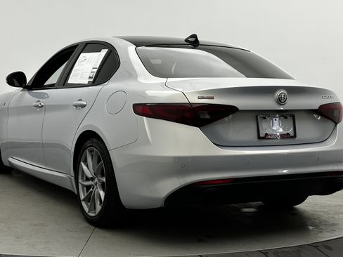 Used 2022 Alfa Romeo Giulia Ti image 7