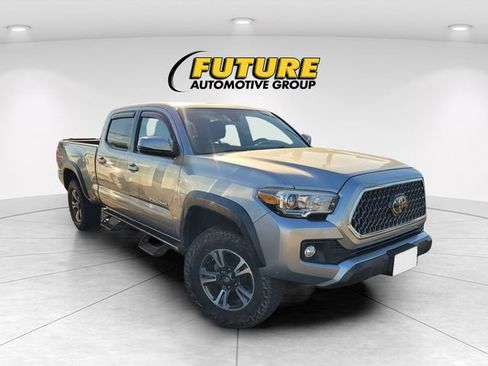 Used 2019 Toyota Tacoma TRD Off-Road AWD/4WD image 1