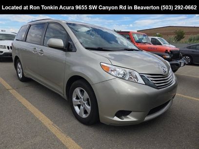 Used 2016 Toyota Sienna LE