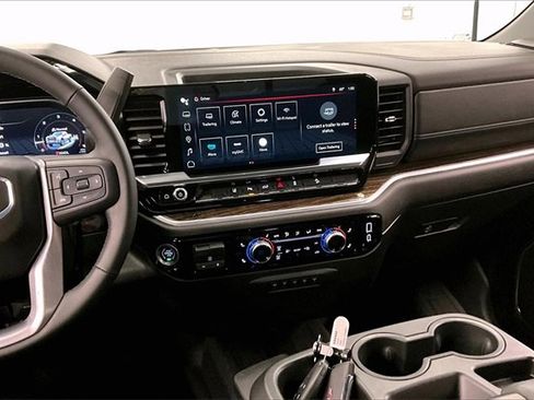 Used 2024 GMC Sierra 2500 SLE w/ SLE Value Package; image 6