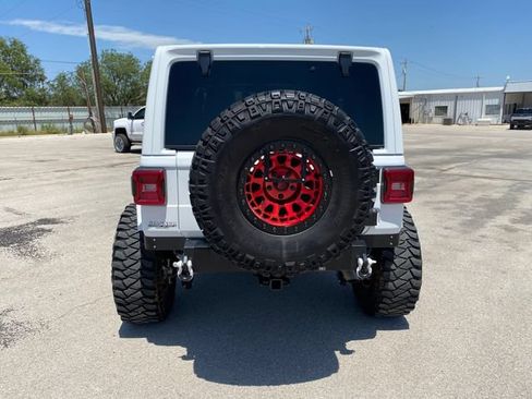 Used 2023 Jeep Wrangler Unlimited Rubicon w/ LED Lighting Group AWD/4WD image 5