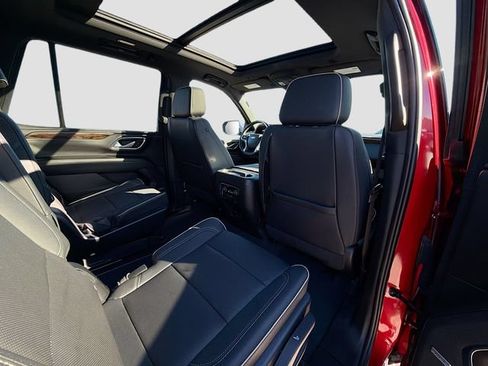 Used 2022 Chevrolet Tahoe Premier AWD/4WD image 35