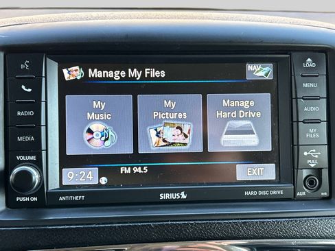 Used 2015 Chrysler Town & Country Touring image 30