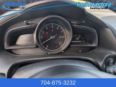 Used 2018 MAZDA MAZDA3 Grand Touring image 22